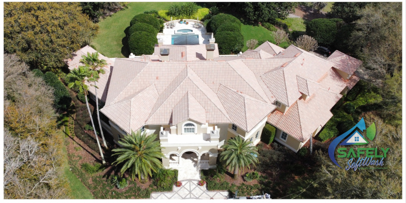 Roof Cleaning in Windermere, Florida