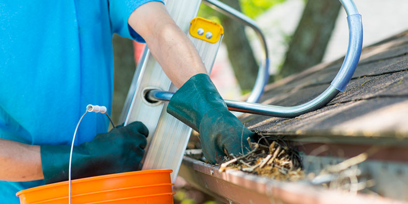 Biggest Mistakes Homeowners Make When Gutter Washing