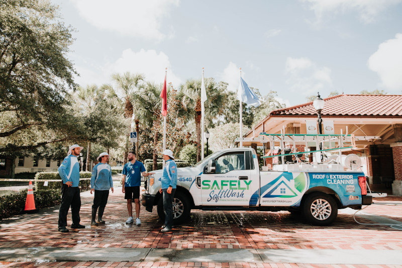 Commercial Roof Cleaning in Orlando, Florida