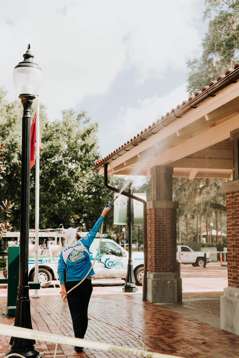 Commercial Roof Cleaning in Orlando, Florida