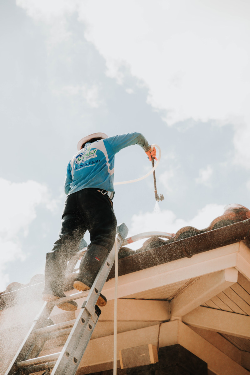 Commercial Roof Cleaning in Orlando, Florida